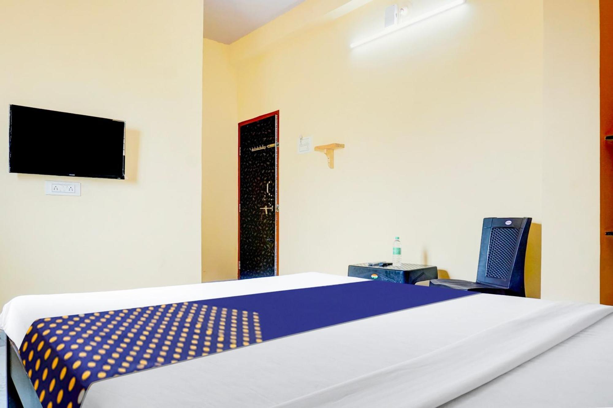 Spot On Hotel Shree Samarth Lodging Kolhapur Exterior foto