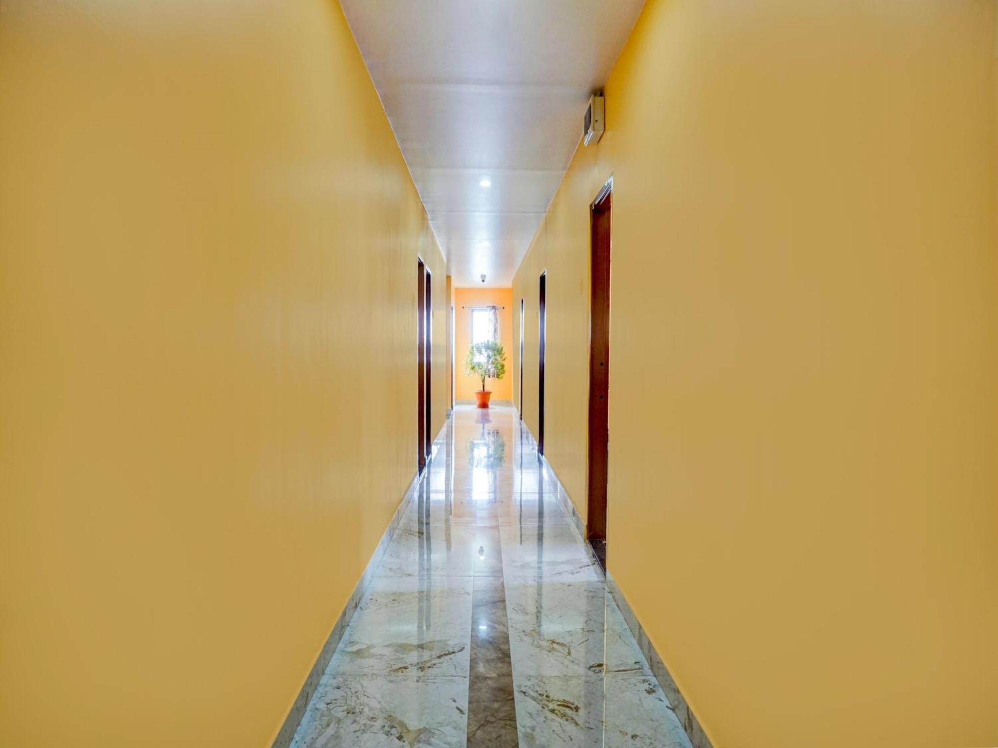 Spot On Hotel Shree Samarth Lodging Kolhapur Exterior foto